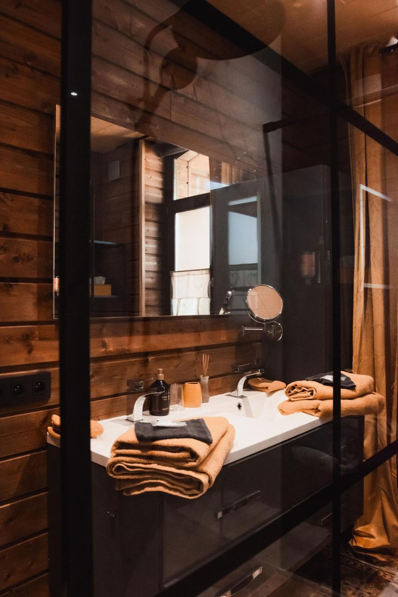 Maison D'Hote Les Notes Endormies Suite Le Refuge Walcourt Ngoại thất bức ảnh